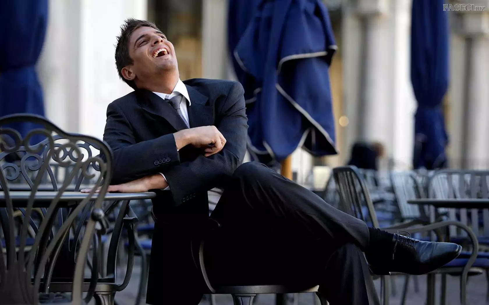 Kawiarenka, Śmiech, Mężczyzna, Emocje